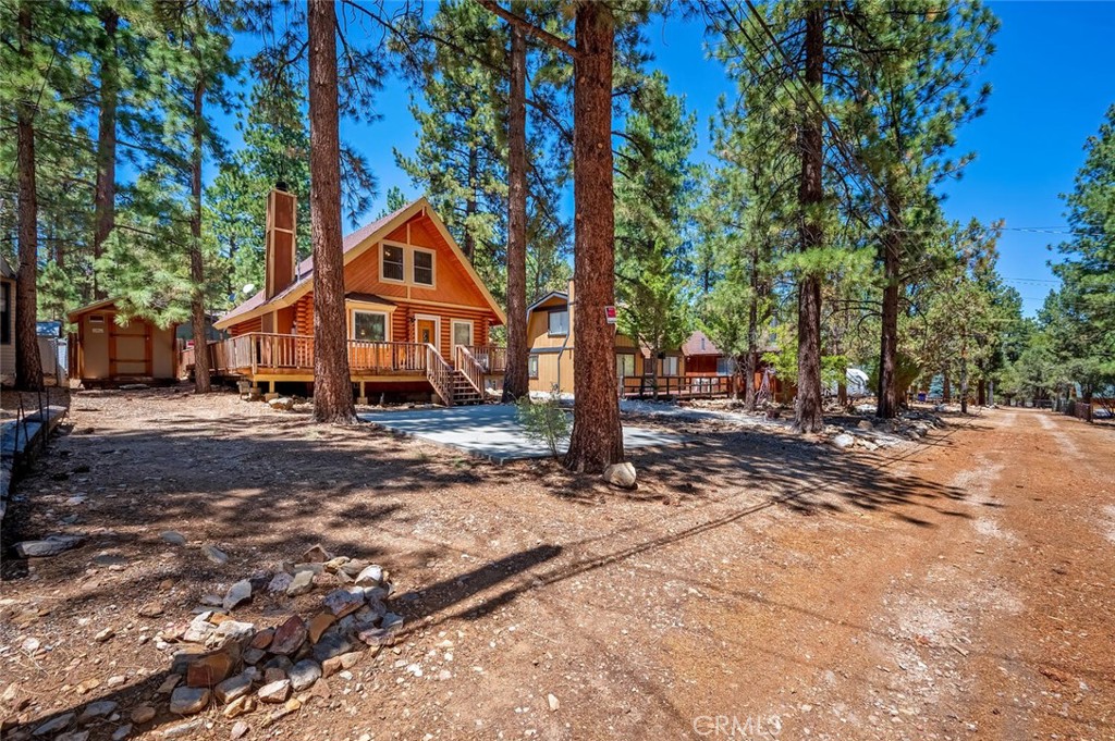 1153 Pine Ridge Lane