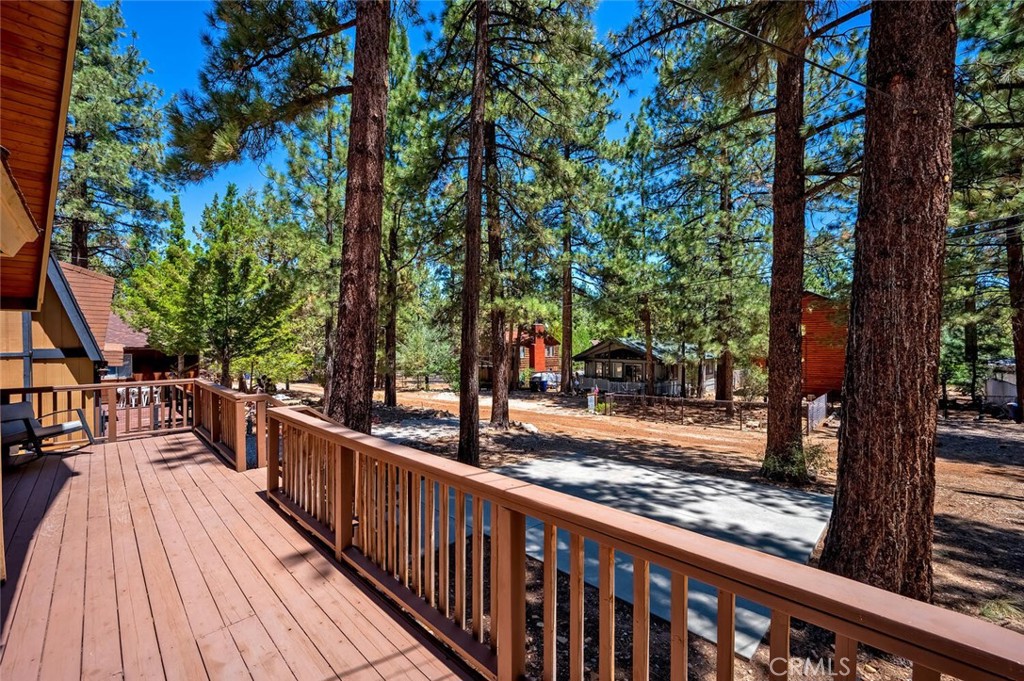 1153 Pine Ridge Lane