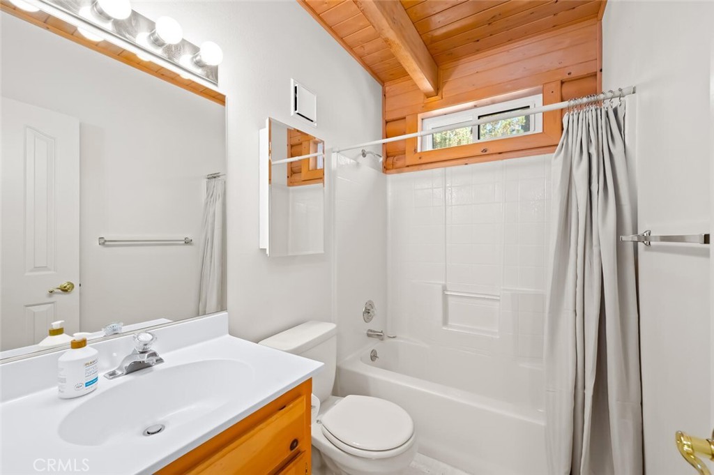 1153 Pine Ridge Lane