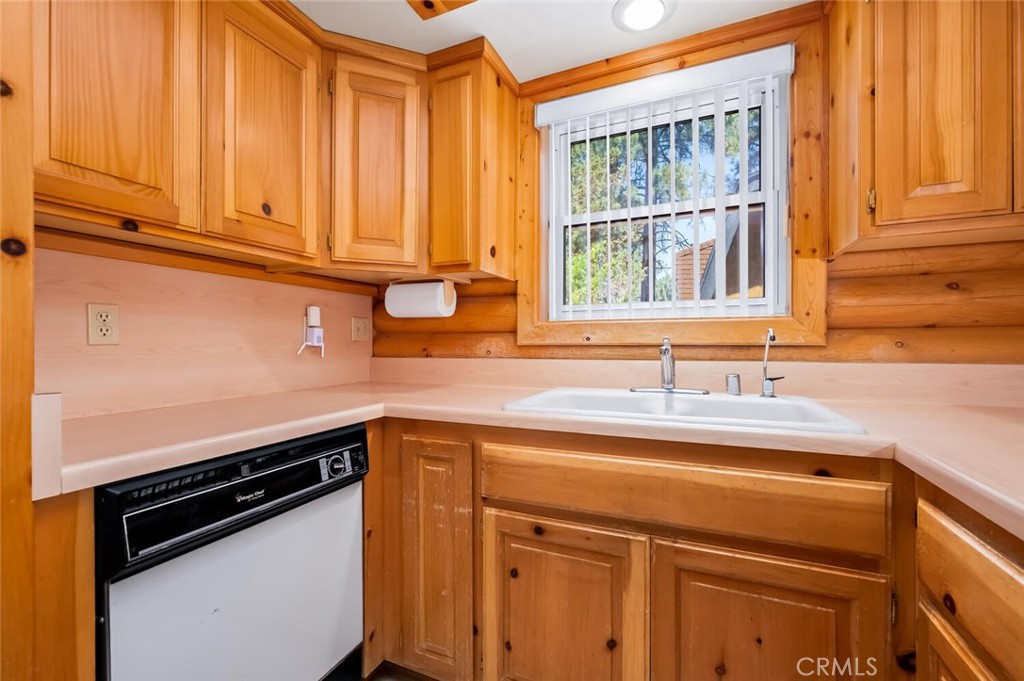 1153 Pine Ridge Lane