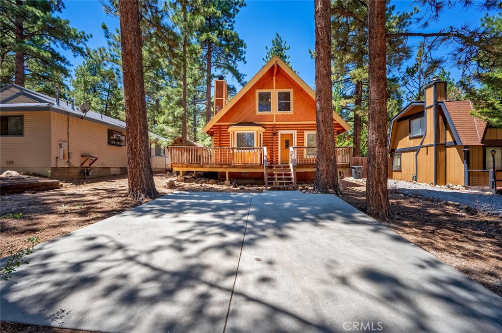 1153 Pine Ridge Lane