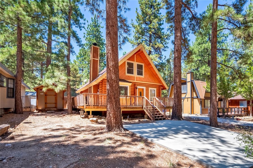 1153 Pine Ridge Lane