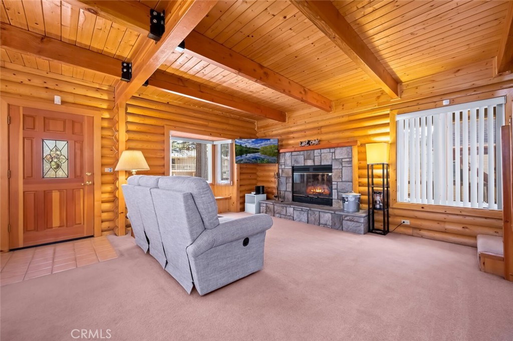 1153 Pine Ridge Lane