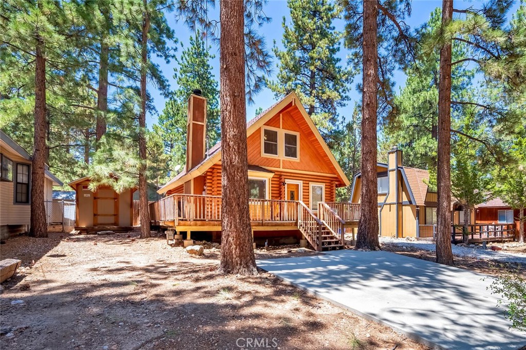 1153 Pine Ridge Lane