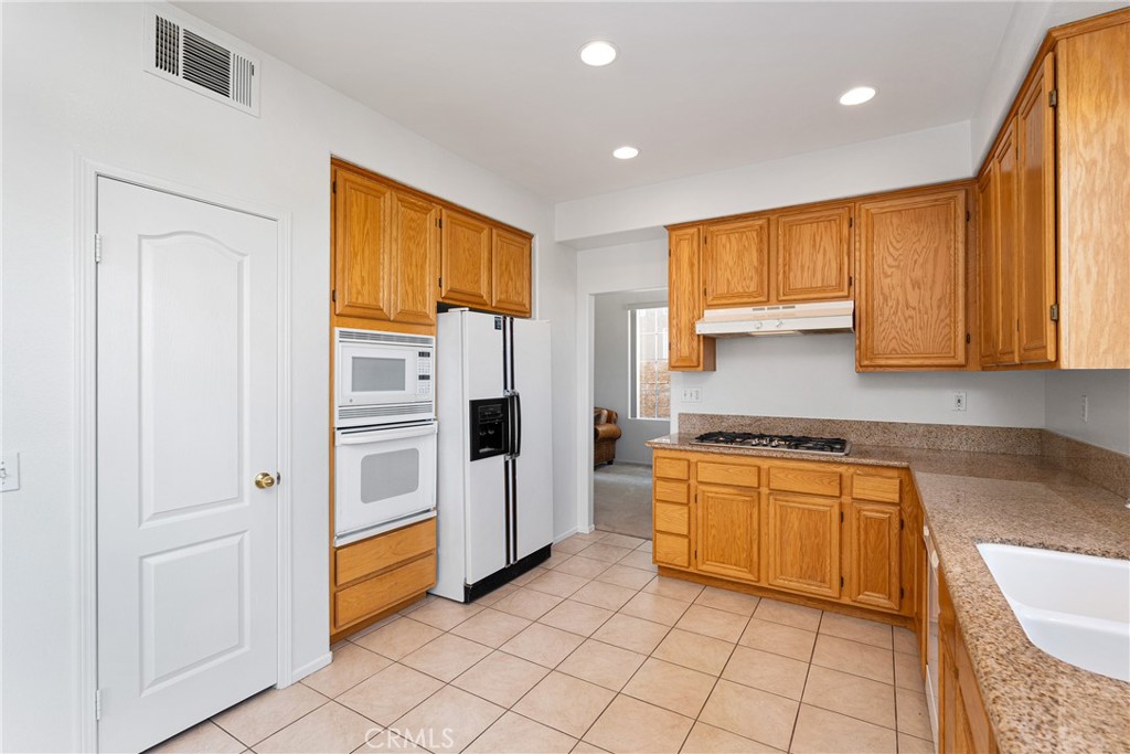 17289 Eastview Drive