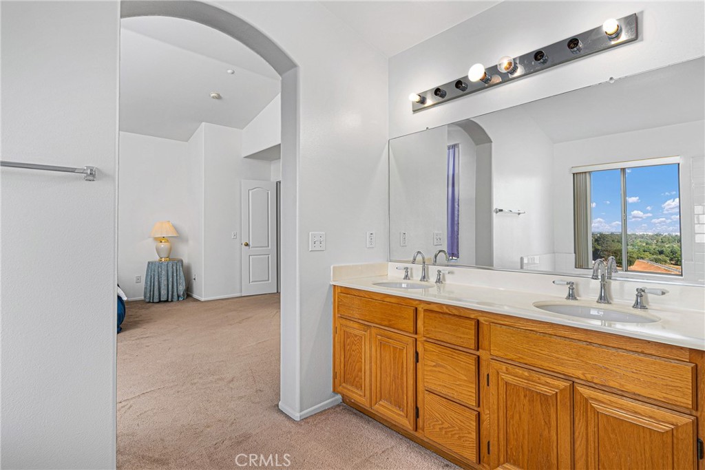 17289 Eastview Drive