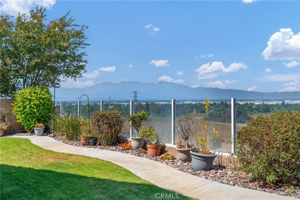 17289 Eastview Drive