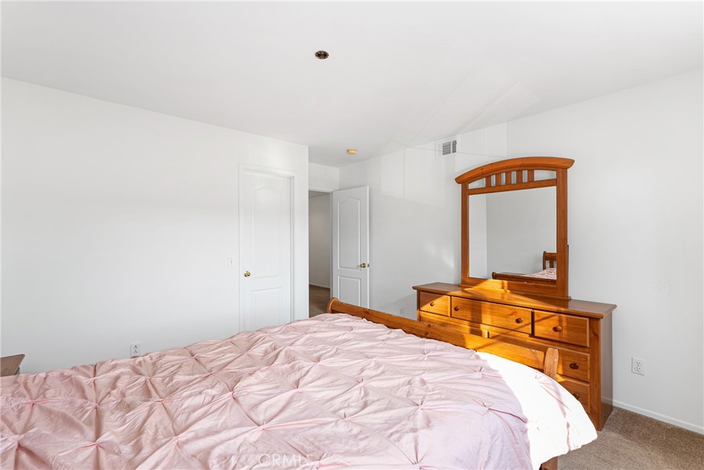 17289 Eastview Drive