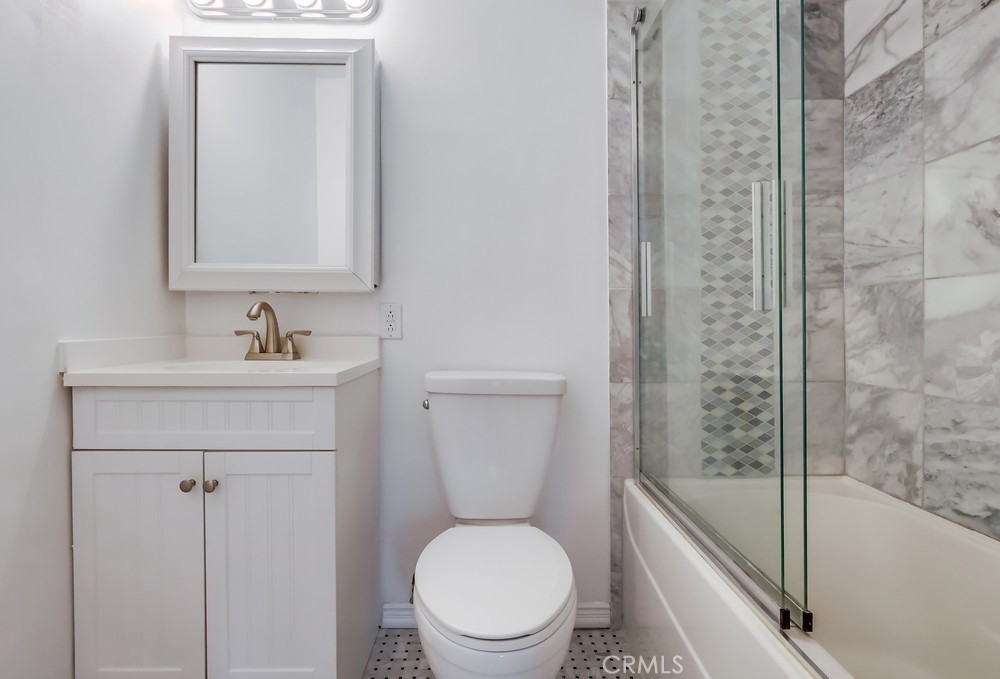 3565 Linden Avenue 255