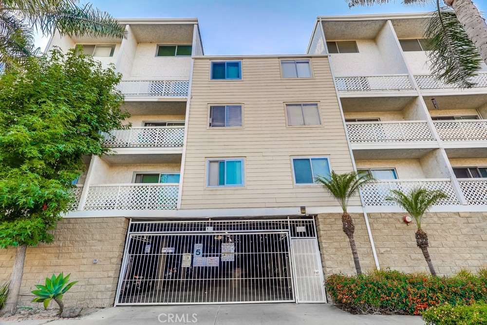 3565 Linden Avenue 255