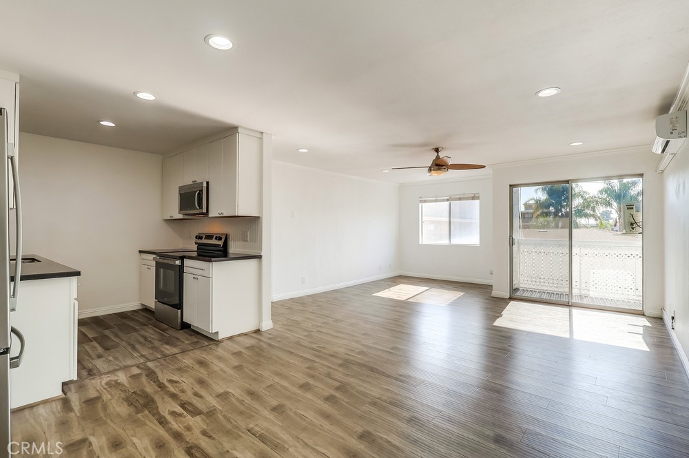 3565 Linden Avenue 255