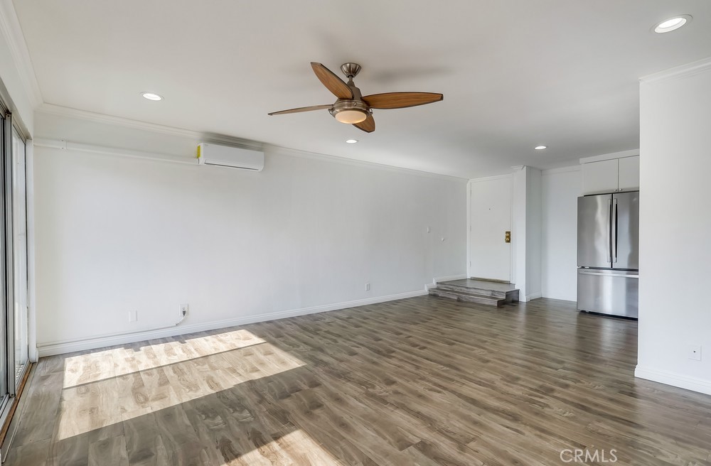 3565 Linden Avenue 255