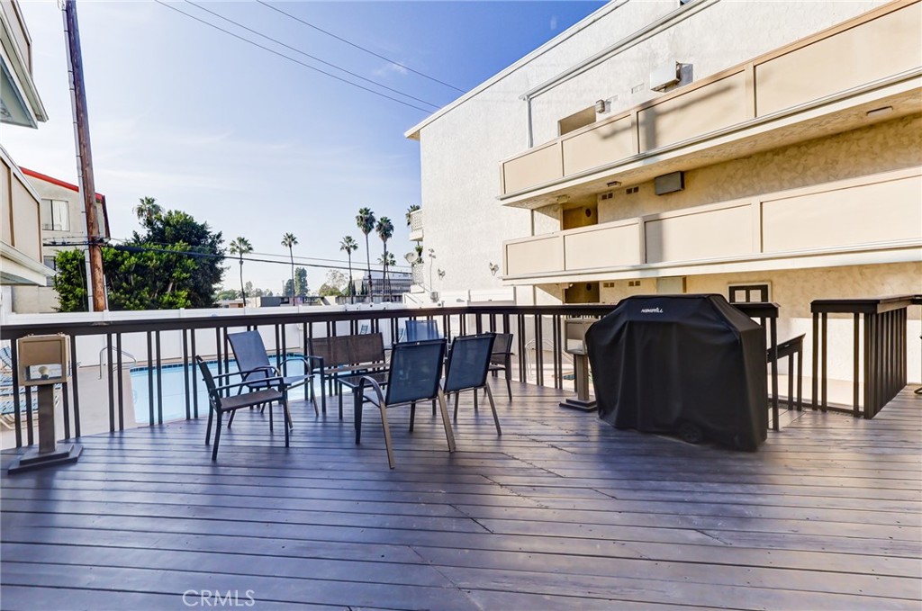 3565 Linden Avenue 255