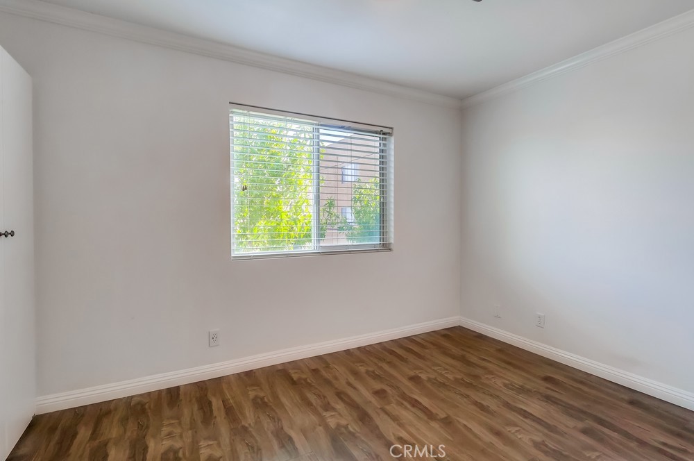 3565 Linden Avenue 255