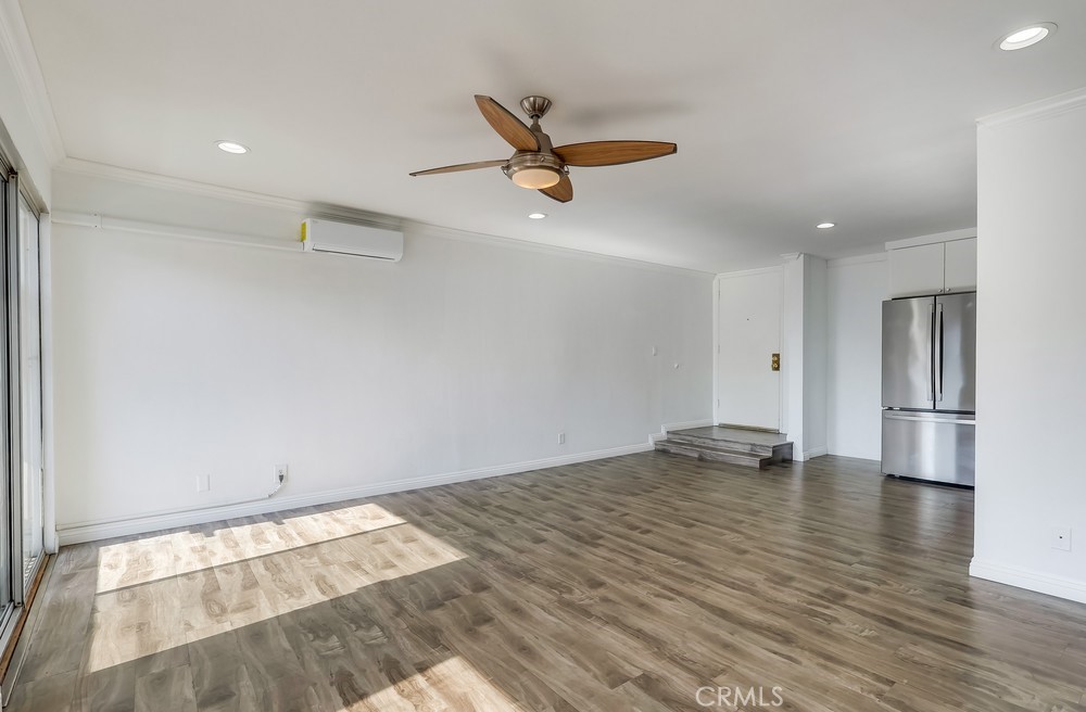 3565 Linden Avenue 255