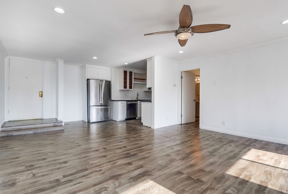 3565 Linden Avenue 255