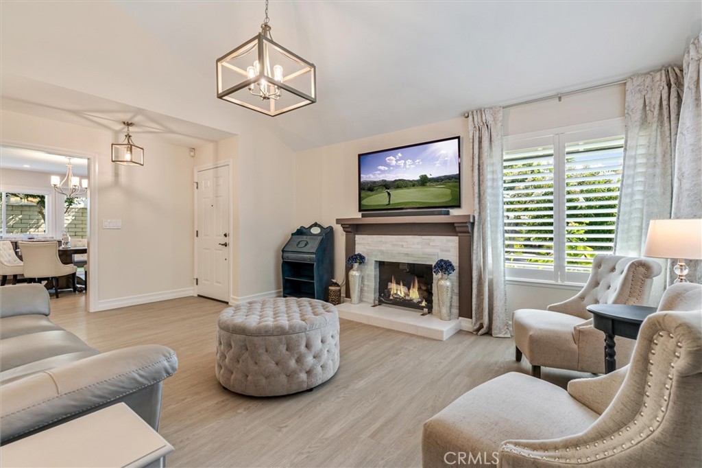 5651 LYNNBROOK Plaza