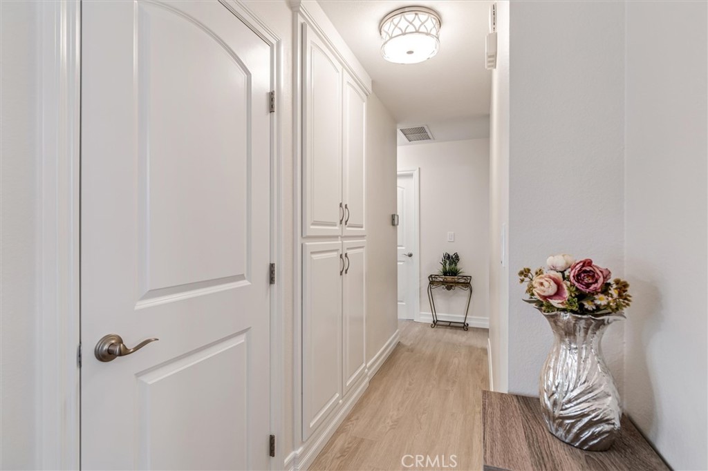 5651 LYNNBROOK Plaza