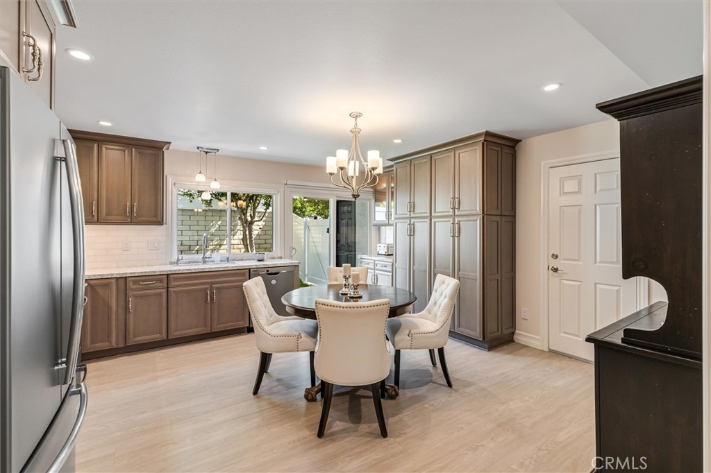 5651 LYNNBROOK Plaza