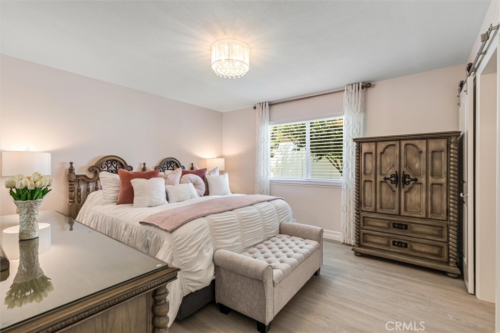 5651 LYNNBROOK Plaza