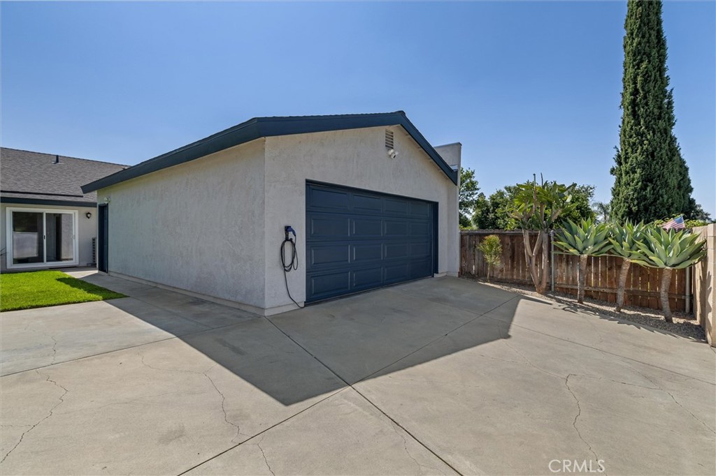 5651 LYNNBROOK Plaza