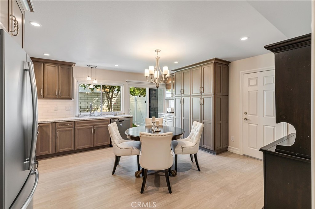 5651 LYNNBROOK Plaza