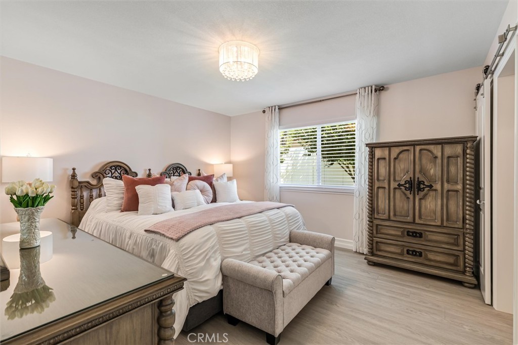 5651 LYNNBROOK Plaza