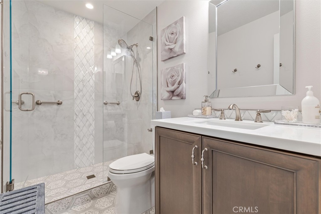 5651 LYNNBROOK Plaza