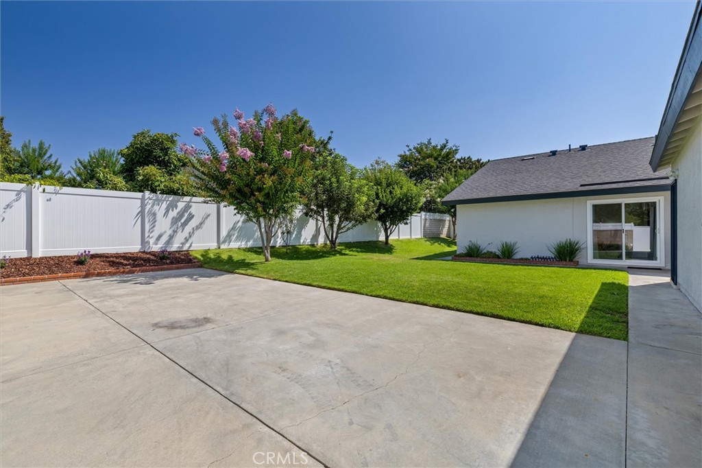 5651 LYNNBROOK Plaza