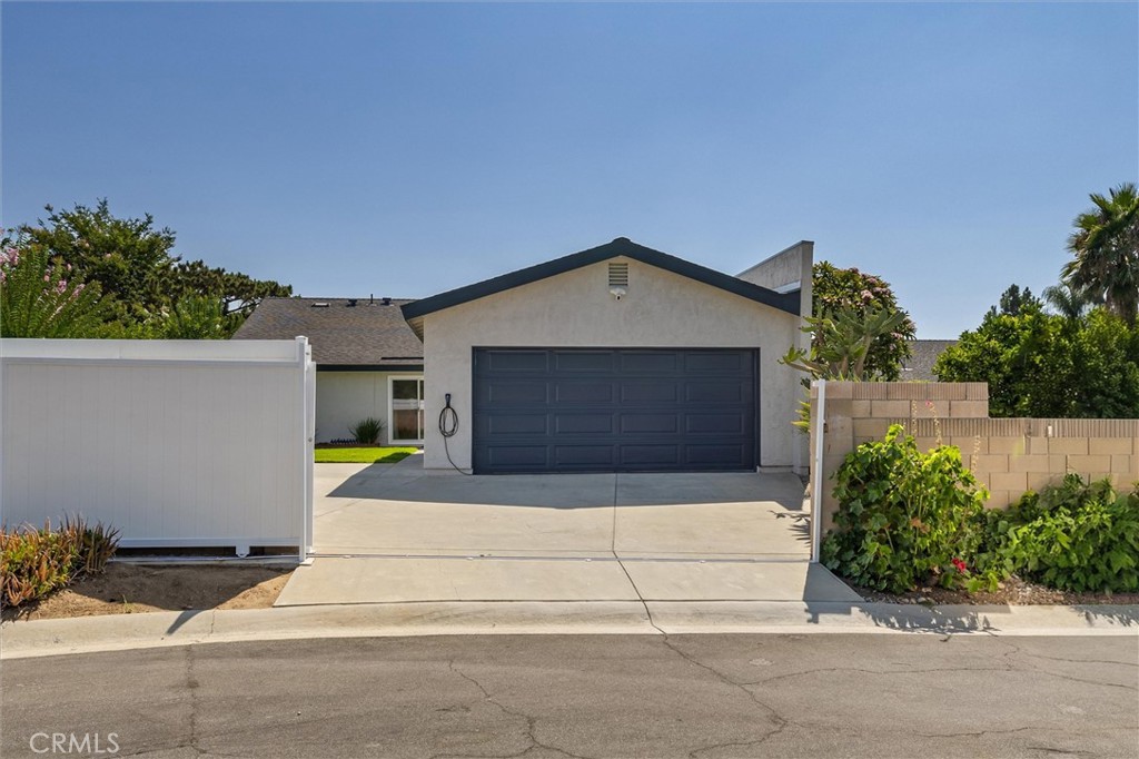 5651 LYNNBROOK Plaza