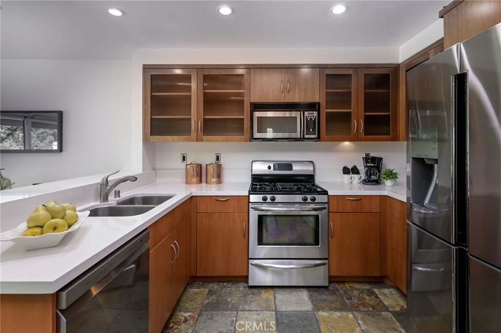 3610 WINDSONG Circle