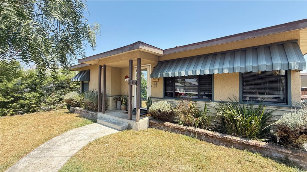 214 S Edward Avenue