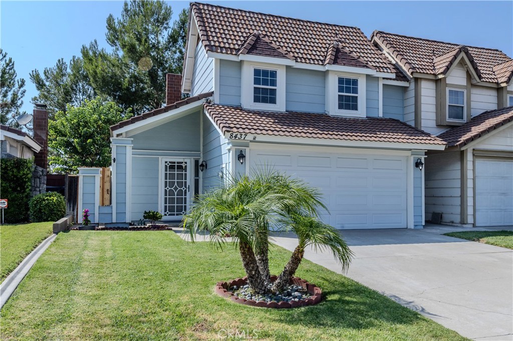 8437 E Amberwood Street