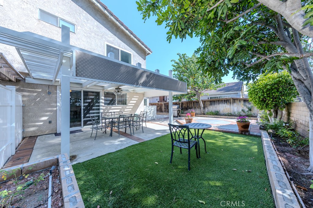 8437 E Amberwood Street