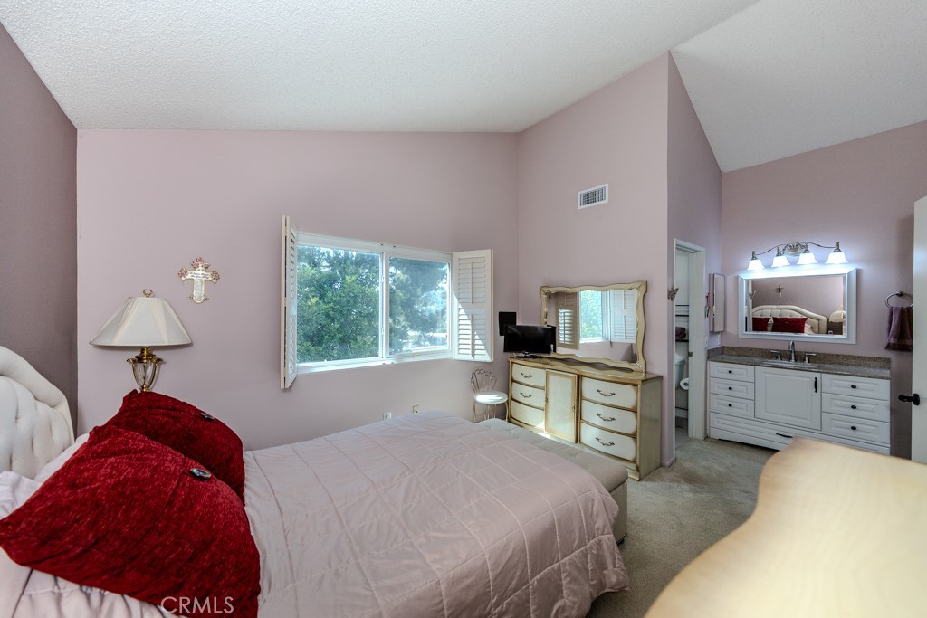 8437 E Amberwood Street