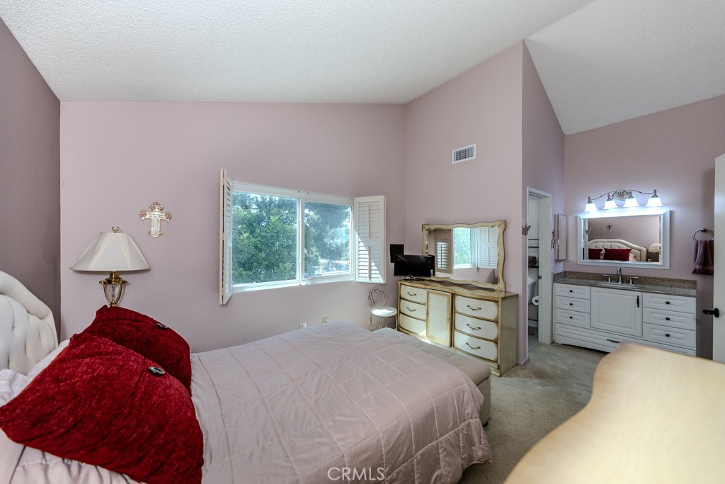 8437 E Amberwood Street