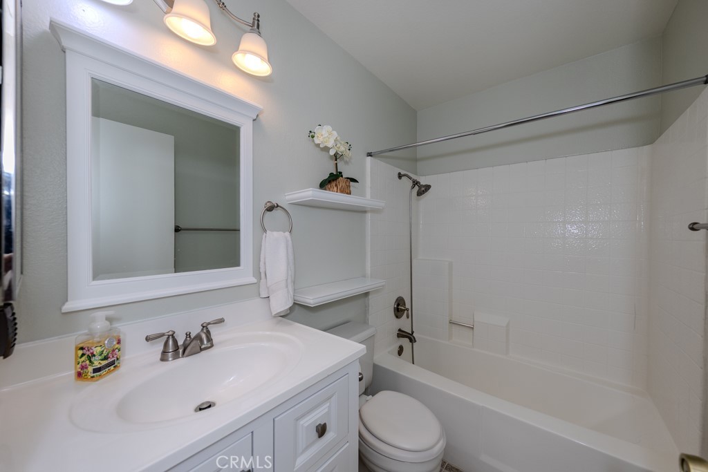 8437 E Amberwood Street