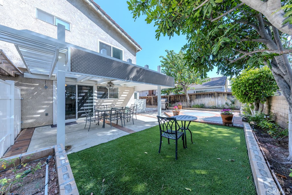 8437 E Amberwood Street