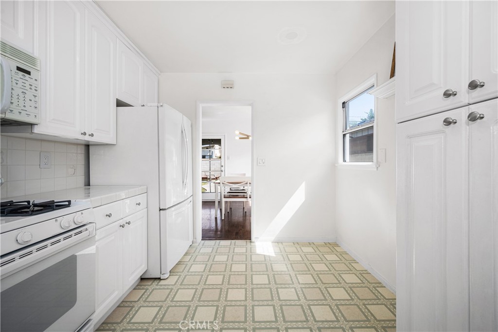 6121 E Huntdale Street