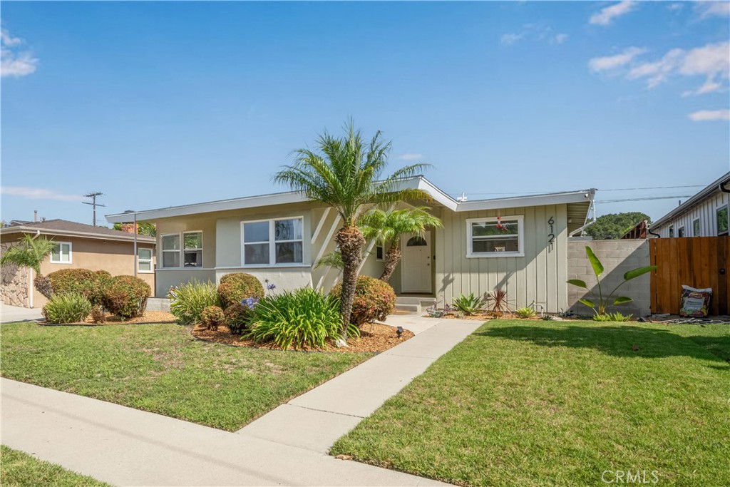 6121 E Huntdale Street