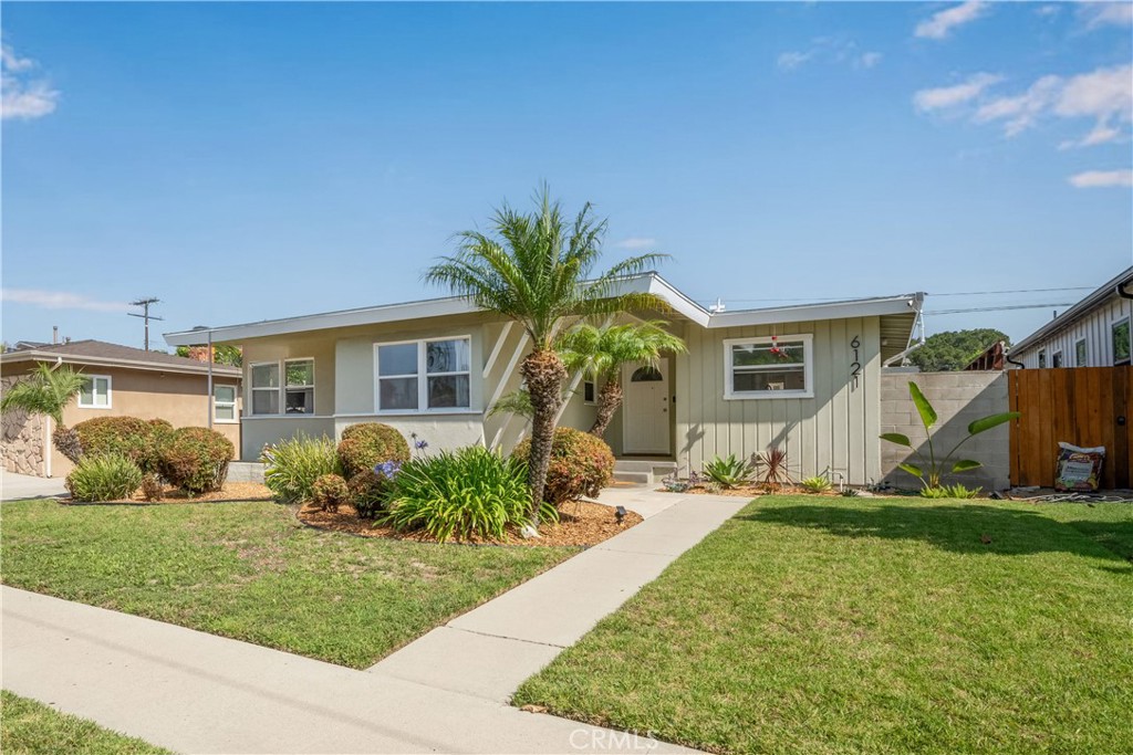 6121 E Huntdale Street