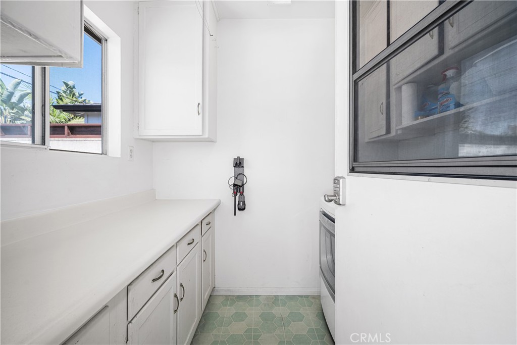 6121 E Huntdale Street