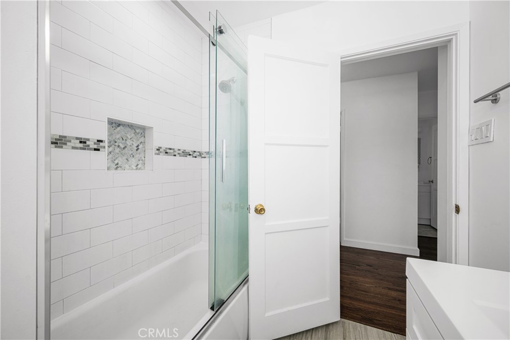 6121 E Huntdale Street