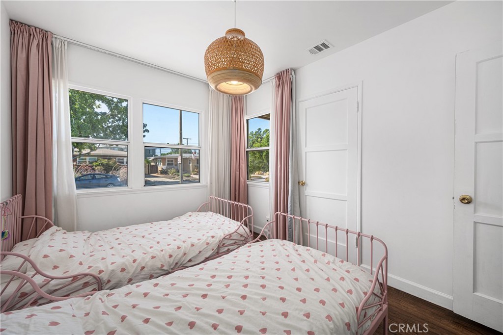 6121 E Huntdale Street