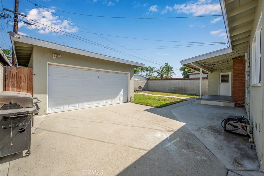 6121 E Huntdale Street