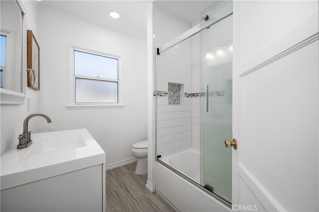 6121 E Huntdale Street