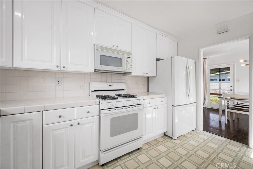 6121 E Huntdale Street