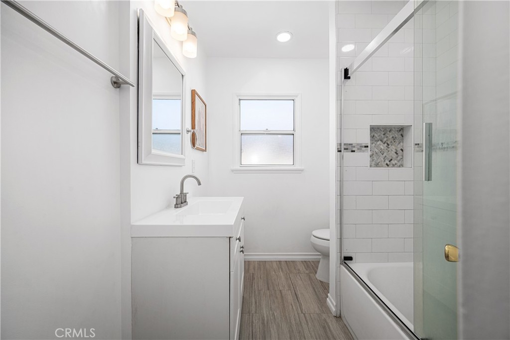 6121 E Huntdale Street