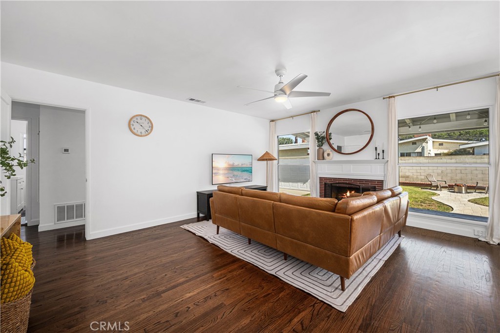 6121 E Huntdale Street