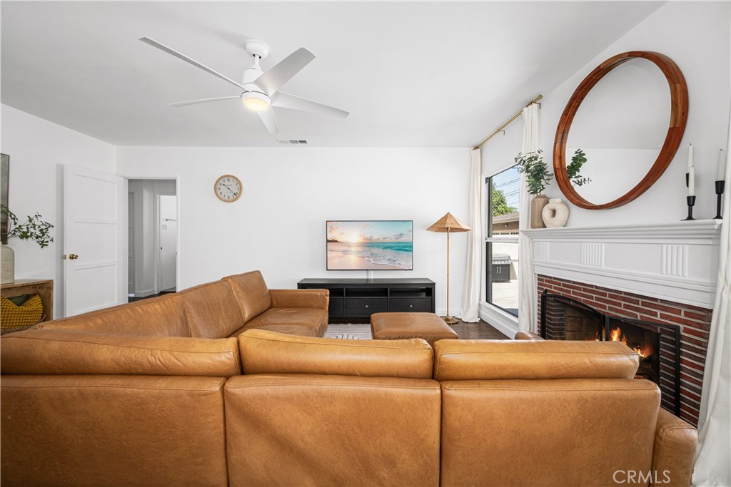 6121 E Huntdale Street